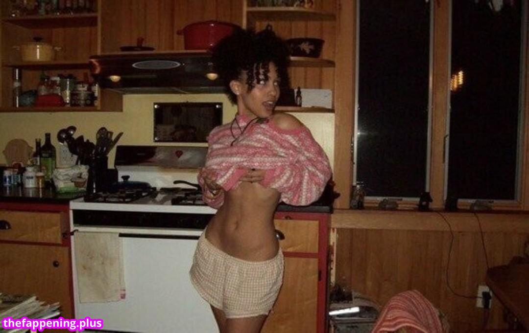 Aaliyeezy/ leaked private photo uncensored HD quality
