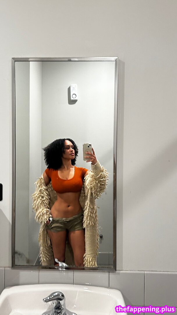 Aaliyeezy/ leaked private photo uncensored HD quality