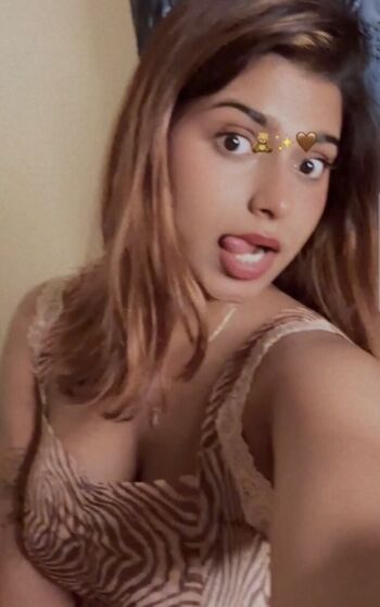 Akshara k renjan leaked private photo uncensored HD quality