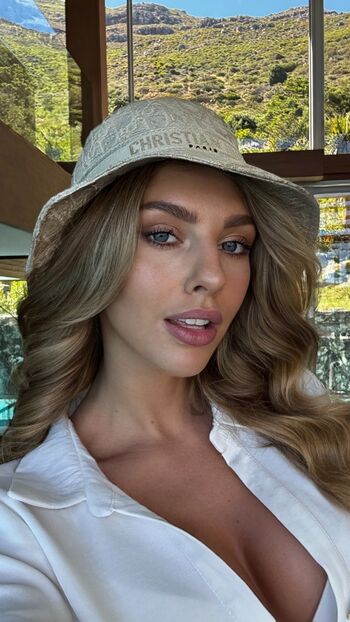 Alexa breit  page leaked private photo uncensored HD quality