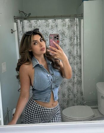 Alexalovemodel page leaked private photo uncensored HD quality