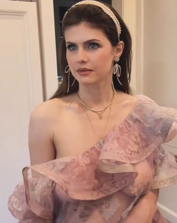 Alexandra daddario  page leaked private photo uncensored HD quality