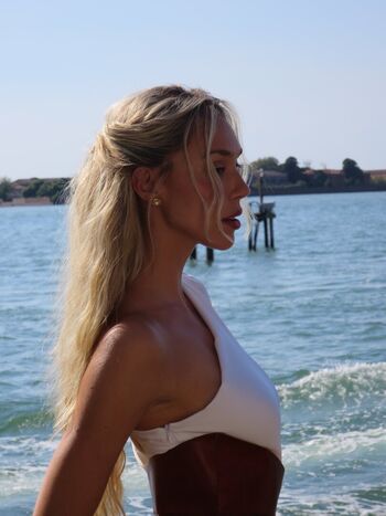 Alexis ren  page leaked private photo uncensored HD quality
