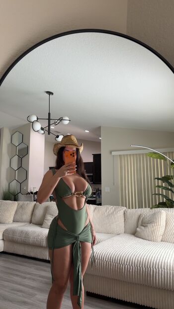 Allure by ana  page leaked private photo uncensored HD quality