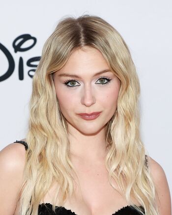 Alyvia alyn lind page leaked private photo uncensored HD quality