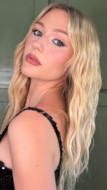 Alyvia alyn lind page leaked private photo uncensored HD quality
