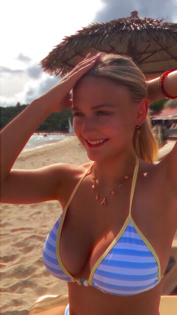 Alyvia alyn lind leaked private photo uncensored HD quality