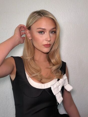 Alyvia alyn lind leaked private photo uncensored HD quality