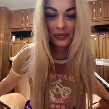 Amateur streamers leaked private photo uncensored HD quality