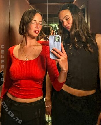 Amelie manzoli  page leaked private photo uncensored HD quality