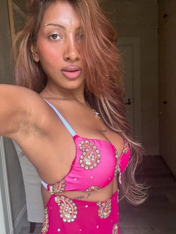 Armpit fetish leaked private photo uncensored HD quality