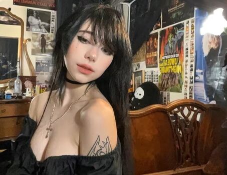 Ashisbees page leaked private photo uncensored HD quality