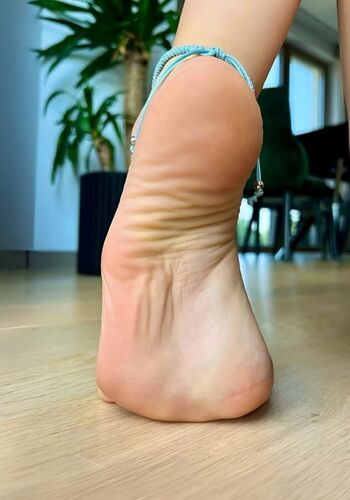 Bare feet page leaked private photo uncensored HD quality