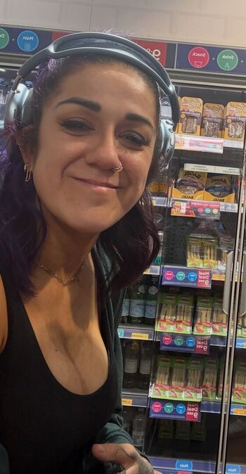 Bayley wwe wrestler leaked private photo uncensored HD quality