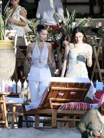 Bella hadid  page leaked private photo uncensored HD quality