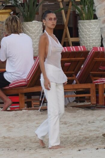 Bella hadid  page leaked private photo uncensored HD quality