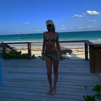 Bella hadid  page leaked private photo uncensored HD quality