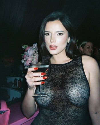 Bella thorne  page leaked private photo uncensored HD quality