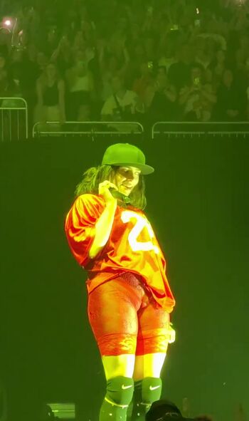 Billie eilish  page leaked private photo uncensored HD quality