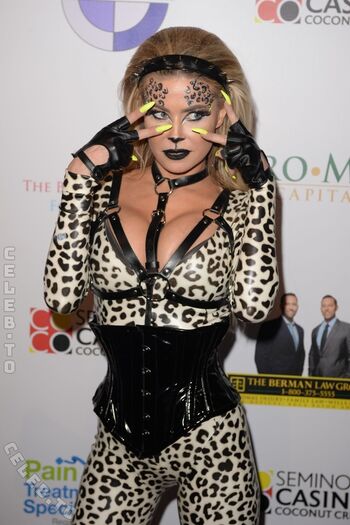 Carmen electra  page leaked private photo uncensored HD quality