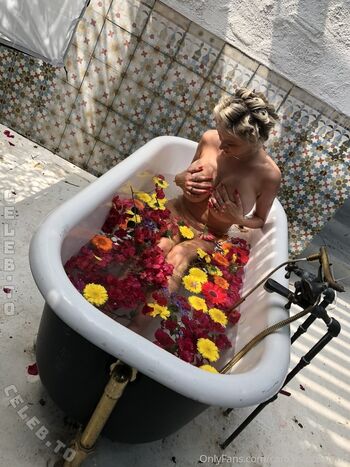 Caroline vreeland  page leaked private photo uncensored HD quality