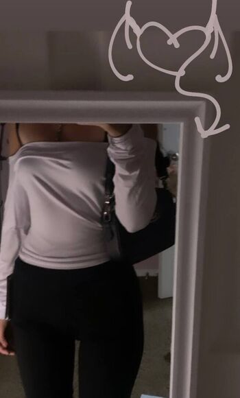 Cinnymun leaked private photo uncensored HD quality