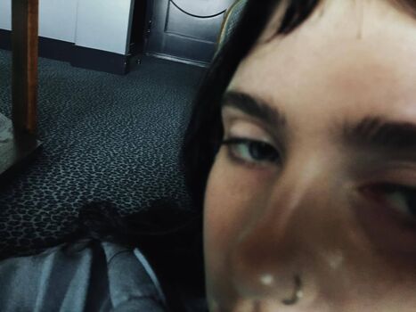 Clairo leaked private photo uncensored HD quality