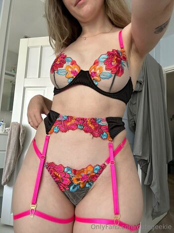 Cutegeekie page leaked private photo uncensored HD quality