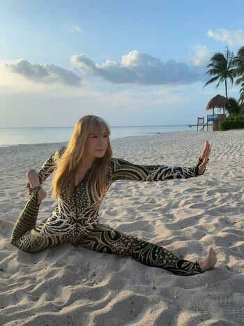 Cynthia rothrock page leaked private photo uncensored HD quality