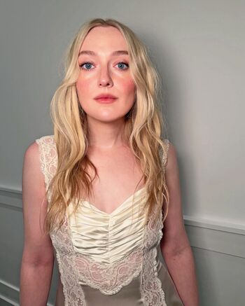 Dakota fanning page leaked private photo uncensored HD quality