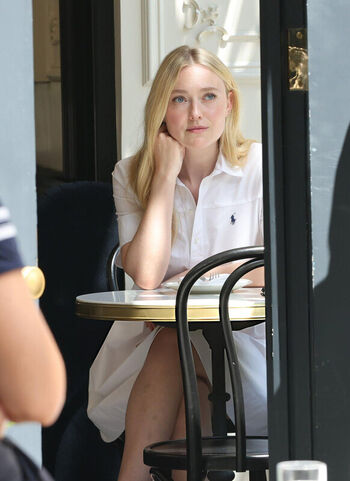 Dakota fanning leaked private photo uncensored HD quality