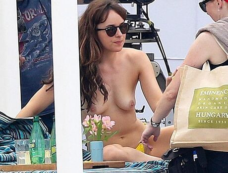 Dakota johnson page leaked private photo uncensored HD quality