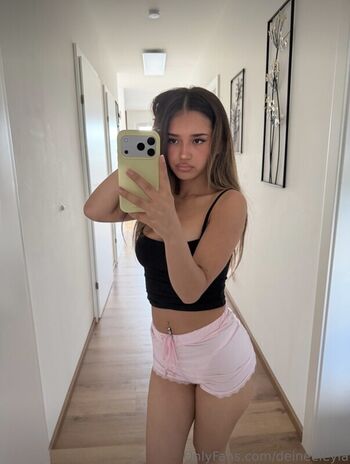 Deineeleyla  page leaked private photo uncensored HD quality