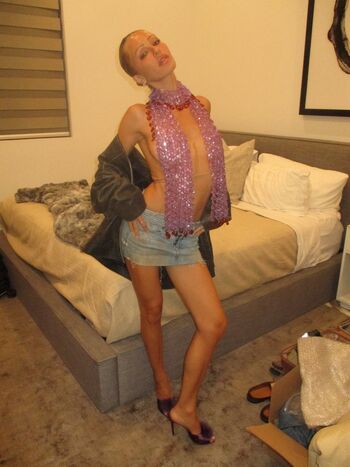 Delilah belle hamlin page leaked private photo uncensored HD quality