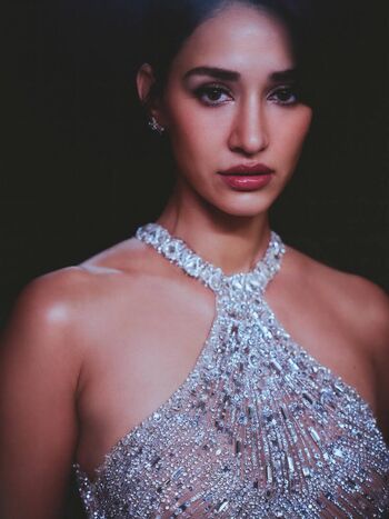Disha patani  page leaked private photo uncensored HD quality