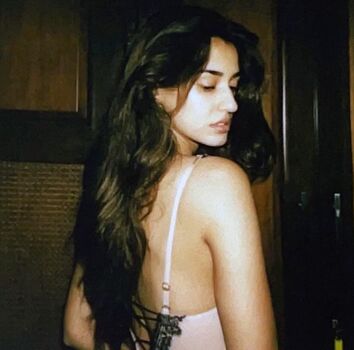 Disha patani leaked private photo uncensored HD quality