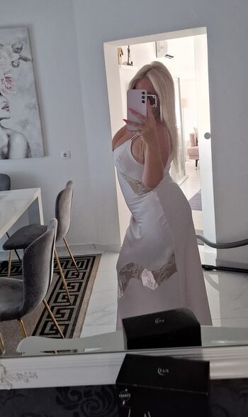 Domace matorke milf ex yu  page leaked private photo uncensored HD quality