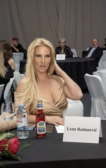 Domace matorke milf ex yu  page leaked private photo uncensored HD quality