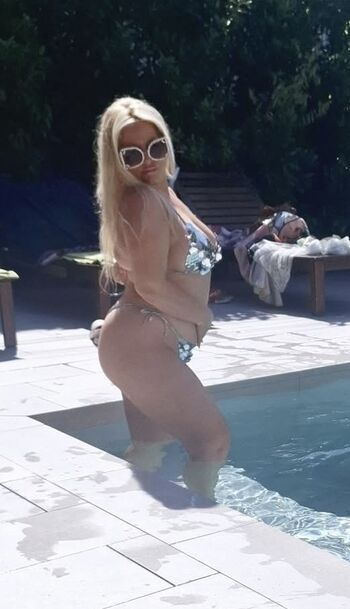 Domace matorke milf ex yu  page leaked private photo uncensored HD quality