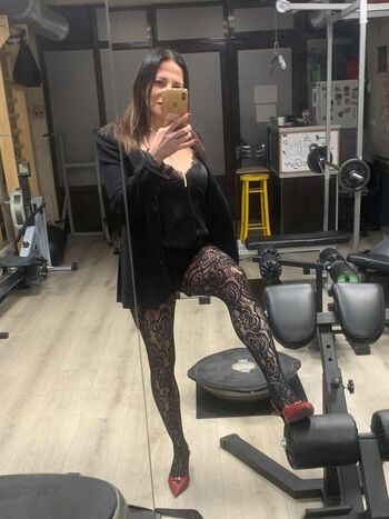 Domace matorke milf ex yu  page leaked private photo uncensored HD quality