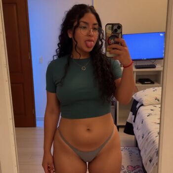 Domlinna leaked private photo uncensored HD quality