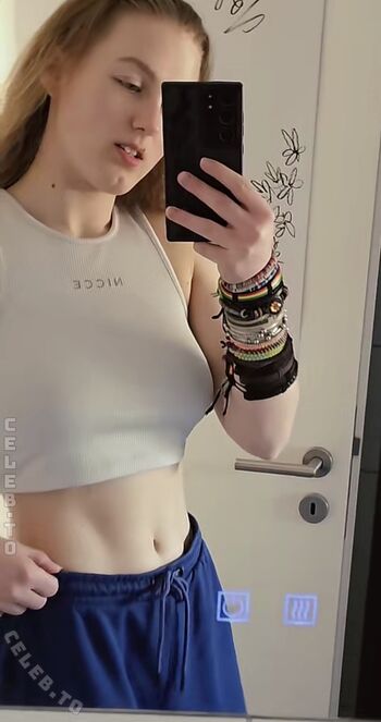 Einfachnurchristiinaa leaked private photo uncensored HD quality
