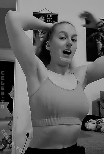Einfachnurchristiinaa leaked private photo uncensored HD quality