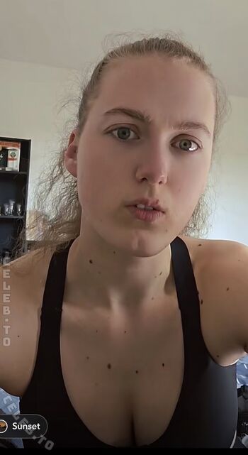 Einfachnurchristiinaa leaked private photo uncensored HD quality