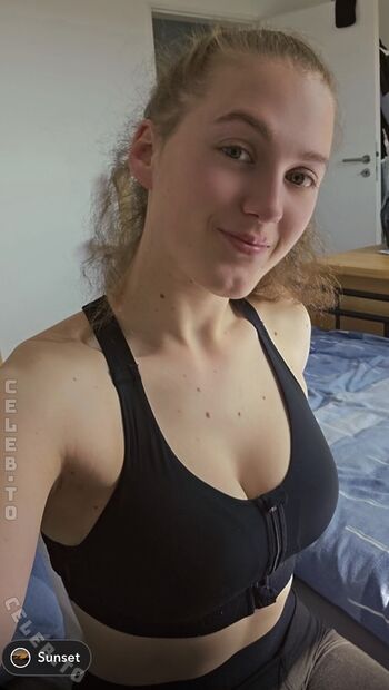 Einfachnurchristiinaa leaked private photo uncensored HD quality