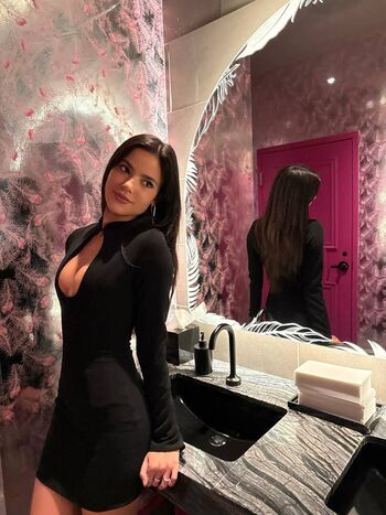 Ella mendelsohn page leaked private photo uncensored HD quality