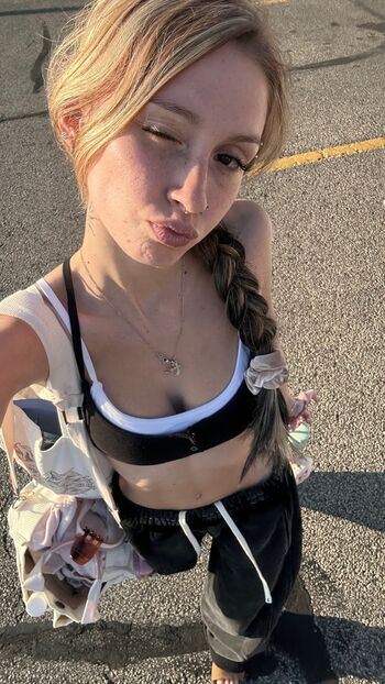 Ellesasmrr leaked private photo uncensored HD quality