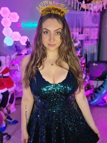 Emidivergent page leaked private photo uncensored HD quality