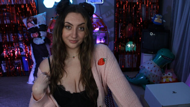 Emidivergent page leaked private photo uncensored HD quality