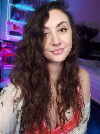 Emidivergent leaked private photo uncensored HD quality